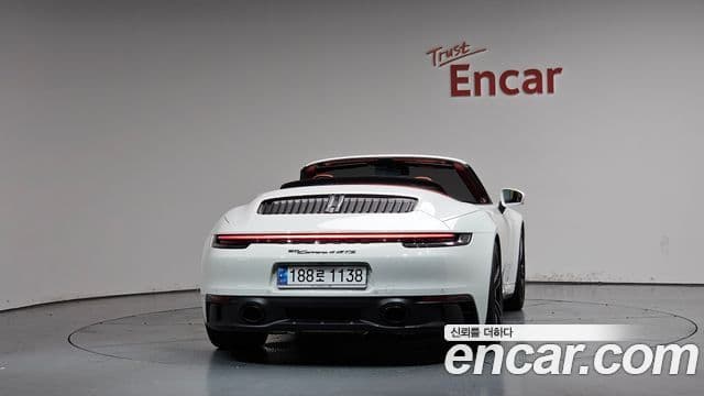 Porsche 911 (992) 4