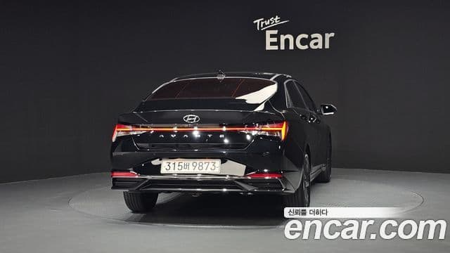 Hyundai Avante (CN7) 4