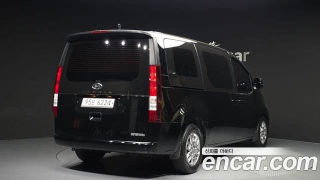 Hyundai Staria 2