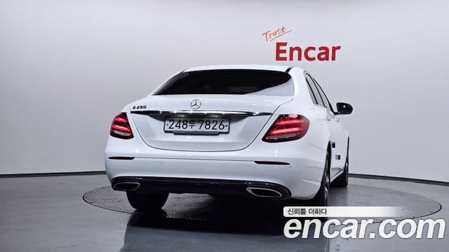 Mercedes-Benz E-Class W213 3