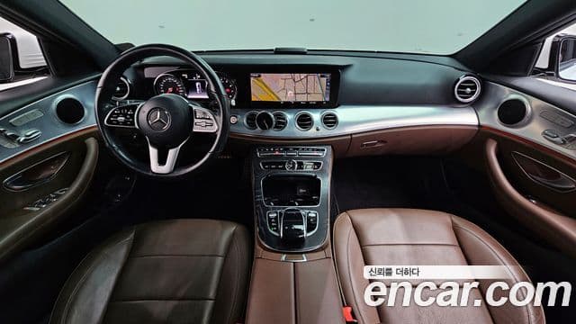 Mercedes-Benz E-Class W213 4