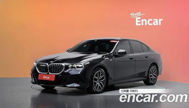 BMW 5 Series (G60)