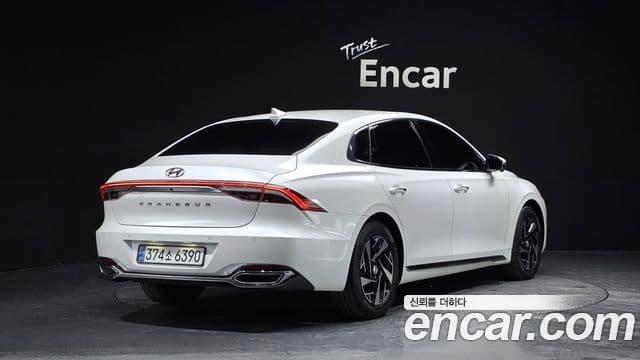 Hyundai The New Grandeur IG Hybrid 2