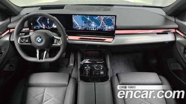 BMW 5 Series (G60) 4