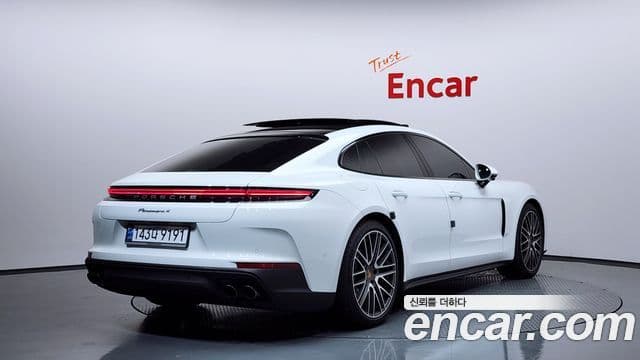 Porsche Panamera (976) 2