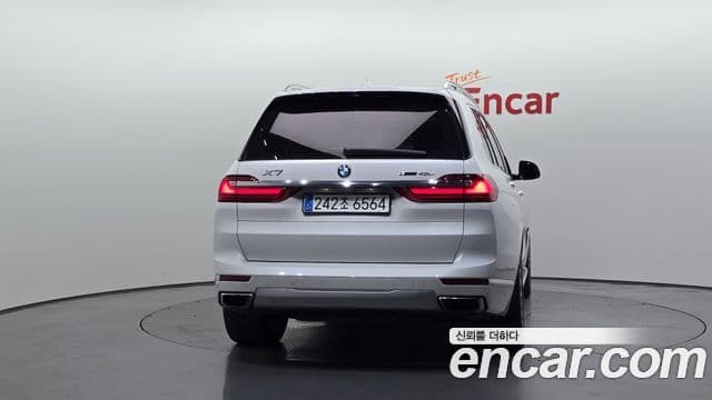 BMW X7 (G07) 4