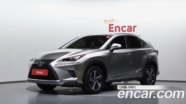 Lexus NX300h — 1