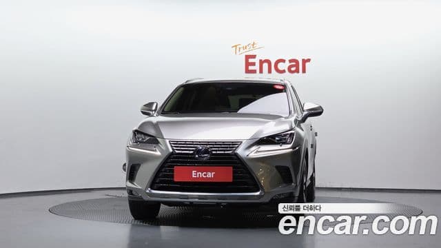 Lexus NX300h 2