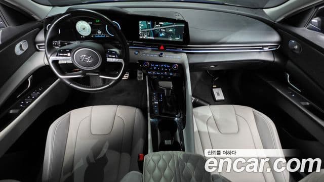 Hyundai Avante (CN7) 4