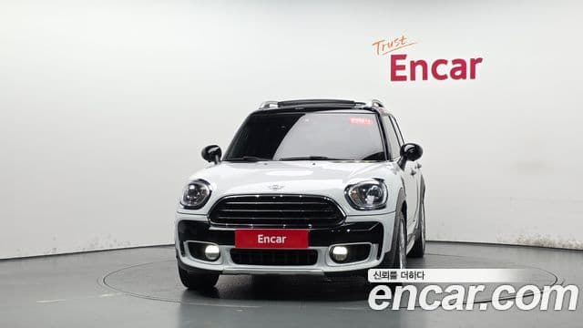 MINI Cooper Countryman 2