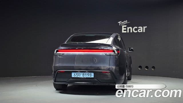 Tesla Model Y 3