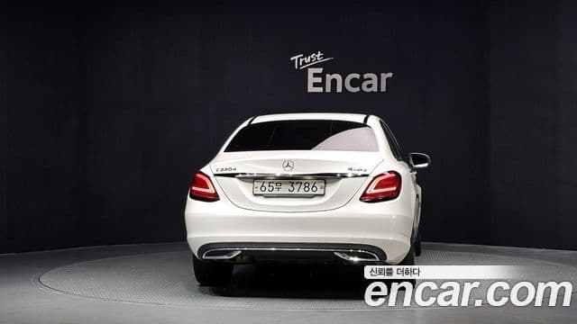 Mercedes-Benz C-Class W205 3