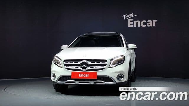 Mercedes-Benz GLA-Class X156 2