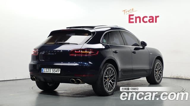 Porsche Macan 2