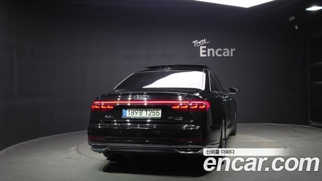 Audi A8 (D5) 3