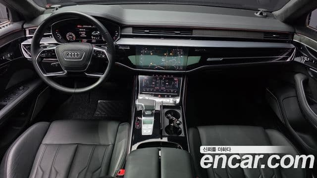 Audi A8 (D5) 4