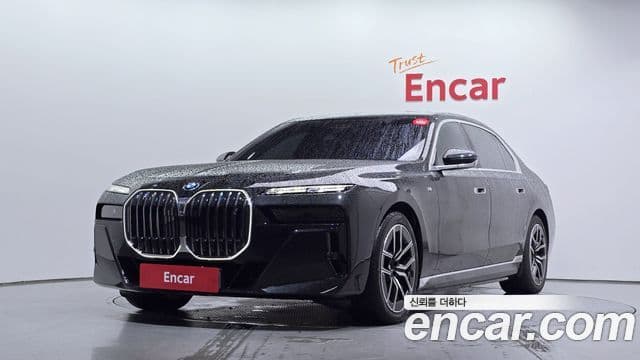 BMW i7 (G70)