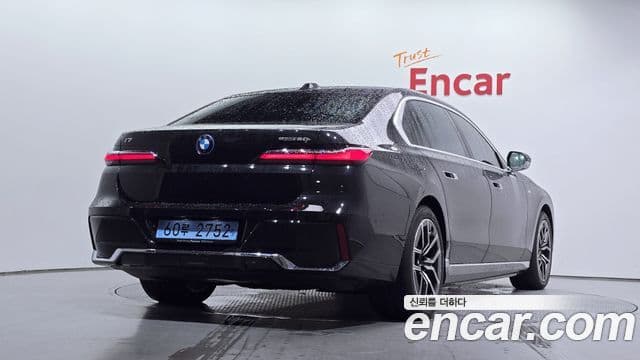 BMW i7 (G70) 2