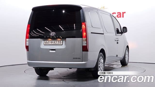 Hyundai Staria 2