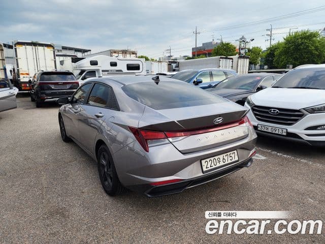Hyundai Avante Hybrid (CN7) 4
