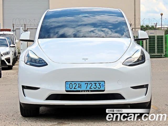 Tesla Model Y 1