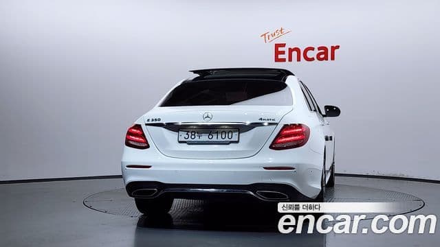 Mercedes-Benz E-Class W213 4