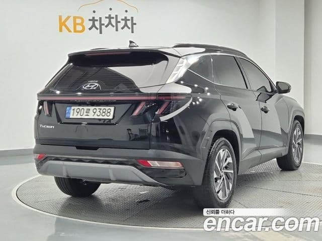 Hyundai Tucson Hybrid (NX4) 2