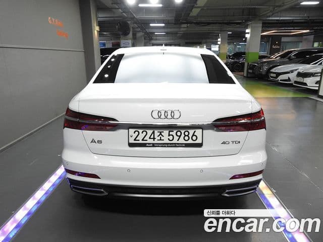 Audi A6 (C8) 3