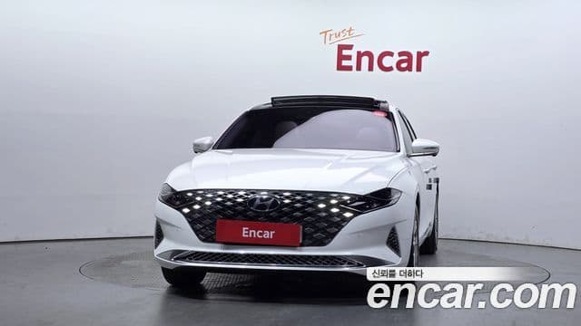 Hyundai The New Grandeur IG Hybrid 2