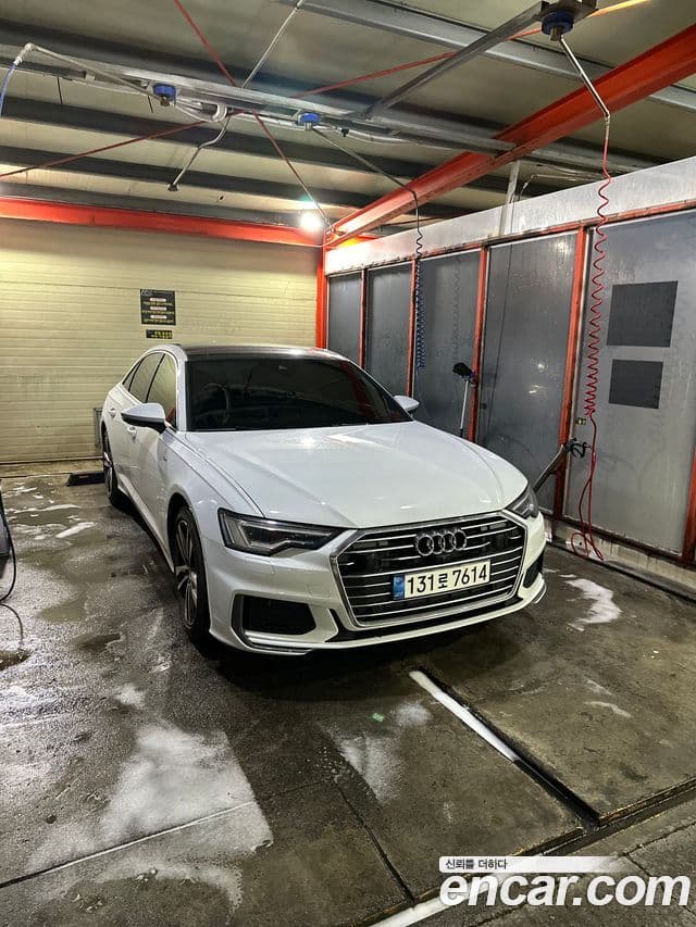 Audi A6 (C8) 1