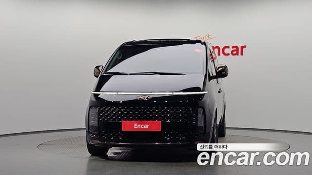 Hyundai Staria 2