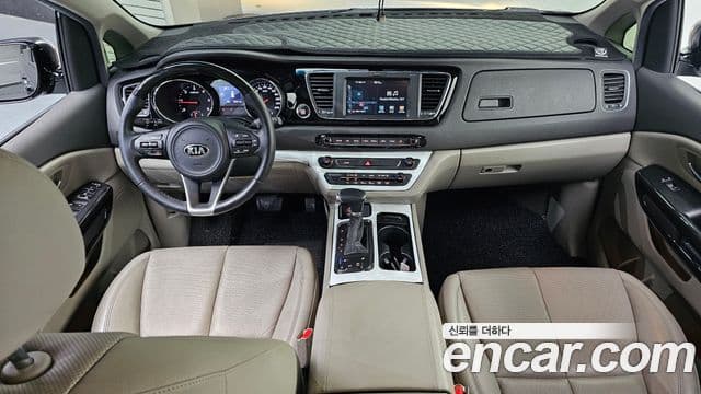 Kia All New Carnival 4