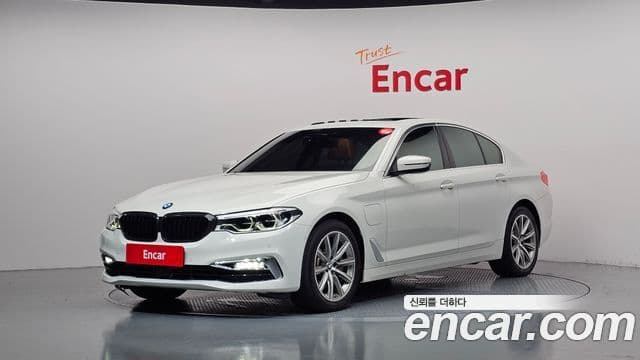BMW 5 Series (G30) 1