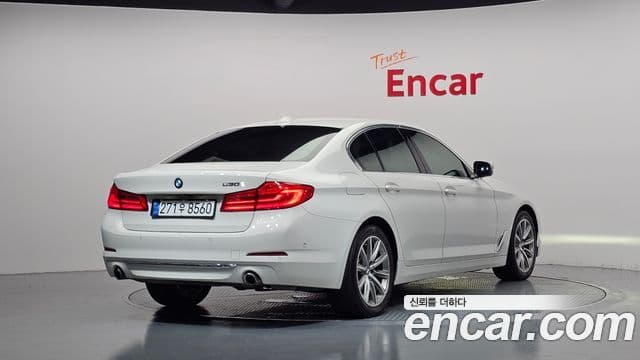 BMW 5 Series (G30) 2
