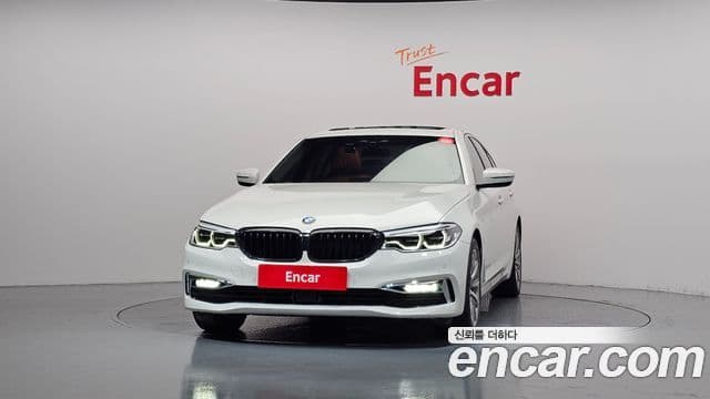 BMW 5 Series (G30) 3