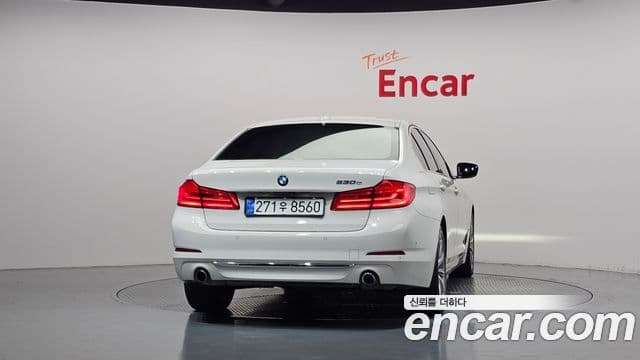 BMW 5 Series (G30) 4