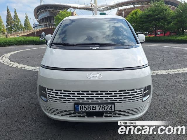 Hyundai Staria