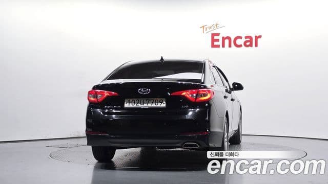 Hyundai LF Sonata 4