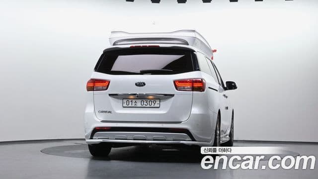 Kia All New Carnival 3