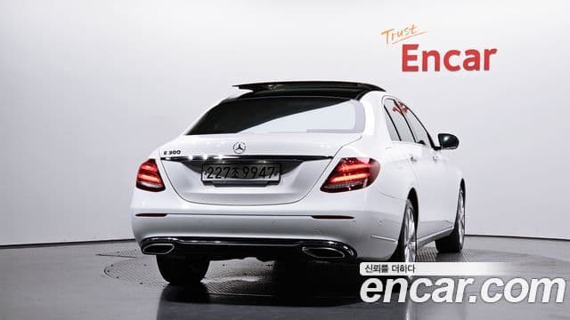 Mercedes-Benz E-Class W213 3