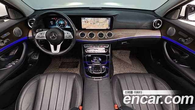 Mercedes-Benz E-Class W213 4