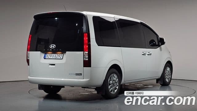 Hyundai Staria 2