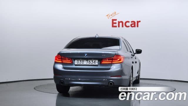 BMW 5 Series (G30) 3