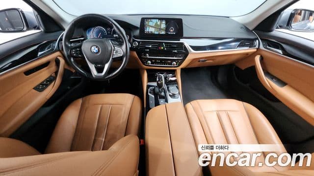 BMW 5 Series (G30) 4