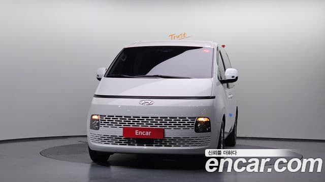 Hyundai Staria 2