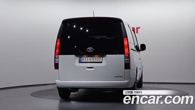 Hyundai Staria 3