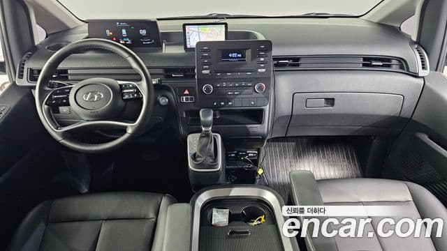 Hyundai Staria 4