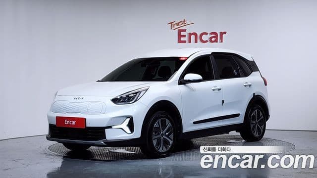 Kia Niro Plus — 1