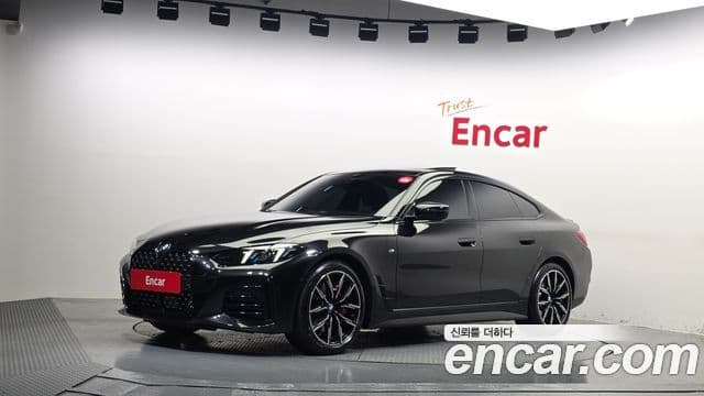 BMW 4 Series (G22) 1