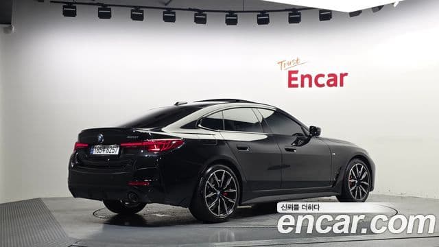 BMW 4 Series (G22) 2